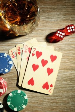 ngamenslot Capsa Banting hand comparison showing dealer cards and player winnings
